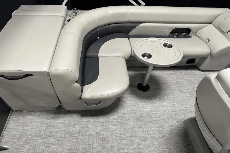 Slide: The Image of Premier 230 Sunsation 2022 - 5