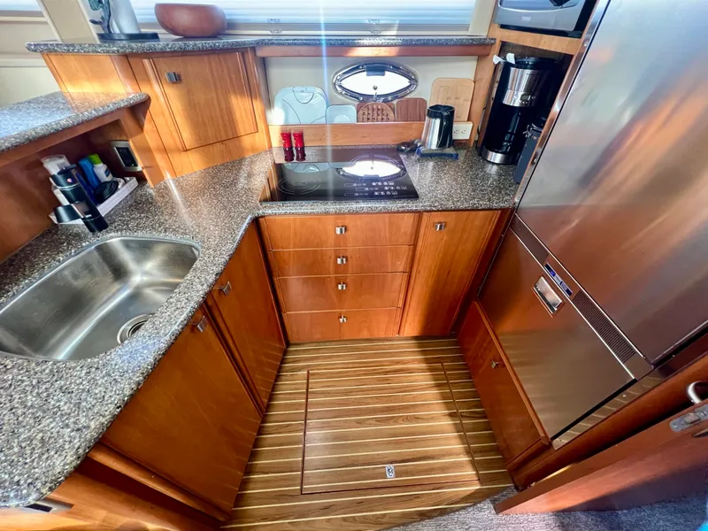 Slide: The Image of Meridian 408 Aft Cabin Motoryacht 2004 - 16