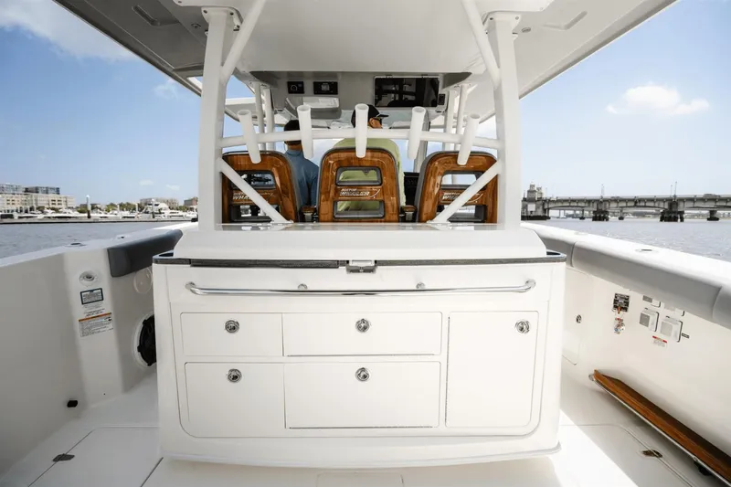 Slide: The Image of Boston Whaler 380 Outrage 2024 - 12