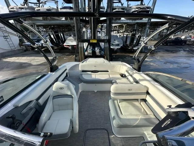 Slide: The Image of Cobalt CS23 Surf 2022 - 9