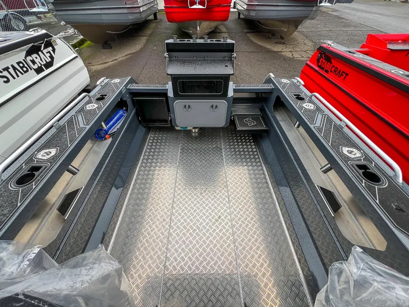 Slide: The Image of Stabi-Craft 1850 SuperCab 2026 - 9