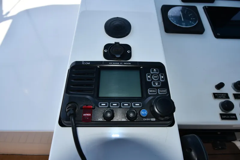 Slide: The Image of ICOM marine radio on 1986 Lowland 64 Pilot House Long Range Motor Yacht. - 39
