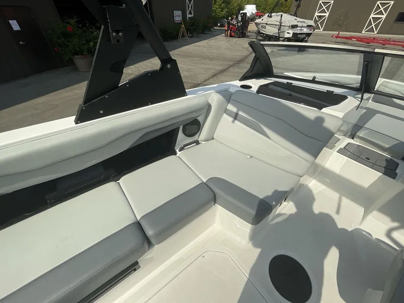 Slide: The Image of Axis T220 2024 - 322