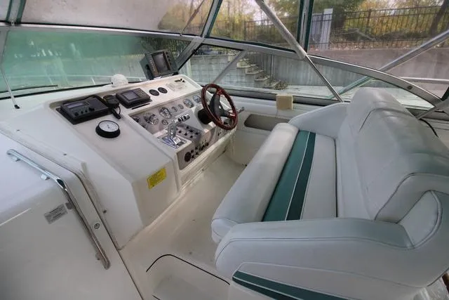 Slide: The Image of Cruisers Yachts 3675 Esprit 1994 - 13