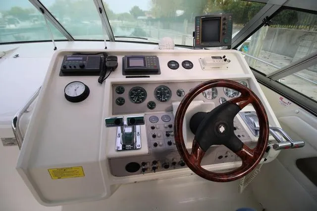 Slide: The Image of Cruisers Yachts 3675 Esprit 1994 - 14