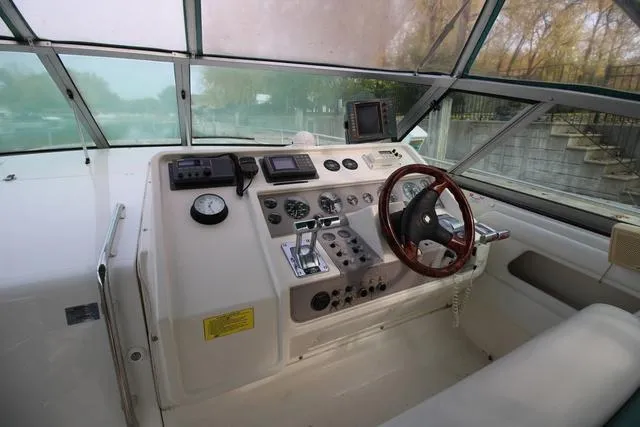 Slide: The Image of Cruisers Yachts 3675 Esprit 1994 - 15