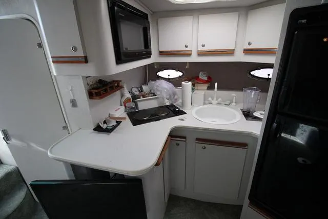 Slide: The Image of Cruisers Yachts 3675 Esprit 1994 - 29