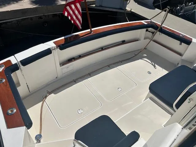 Slide: The Image of Sabre 42 Express Hardback 2004 - 24