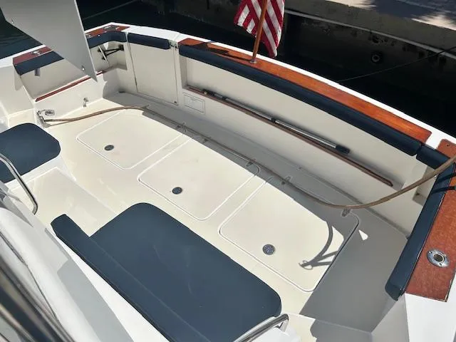 Slide: The Image of Sabre 42 Express Hardback 2004 - 25