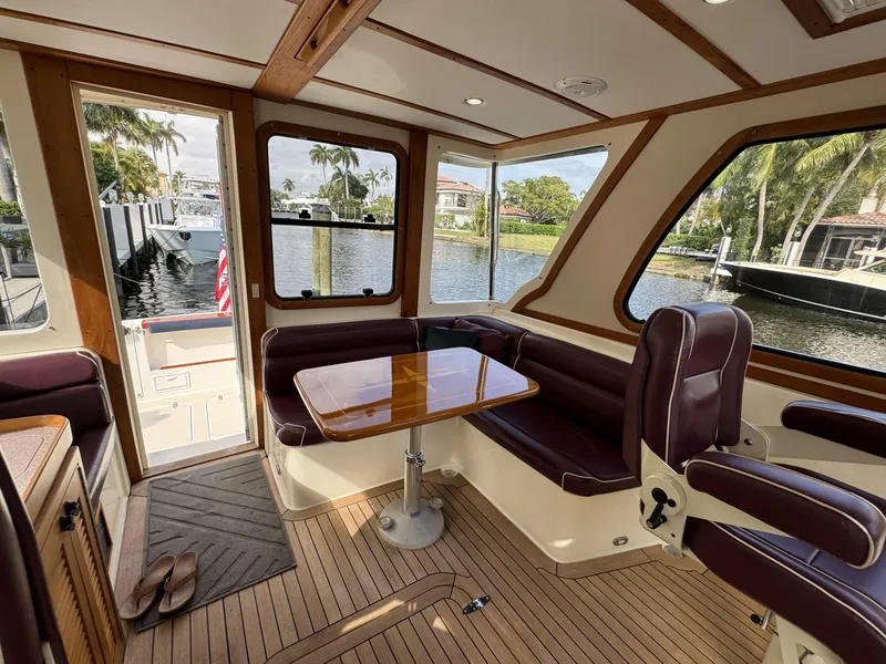 Slide: The Image of 2004 Sabre 42 H/B QUIET TIME - 6