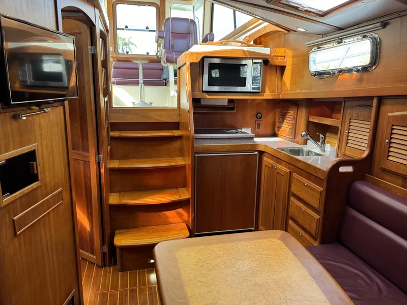 Slide: The Image of 2004 Sabre 42 H/B QUIET TIME - 7