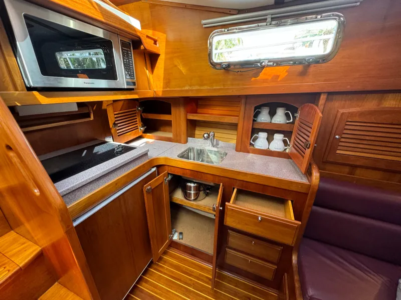 Slide: The Image of 2004 Sabre 42 H/B QUIET TIME - 8