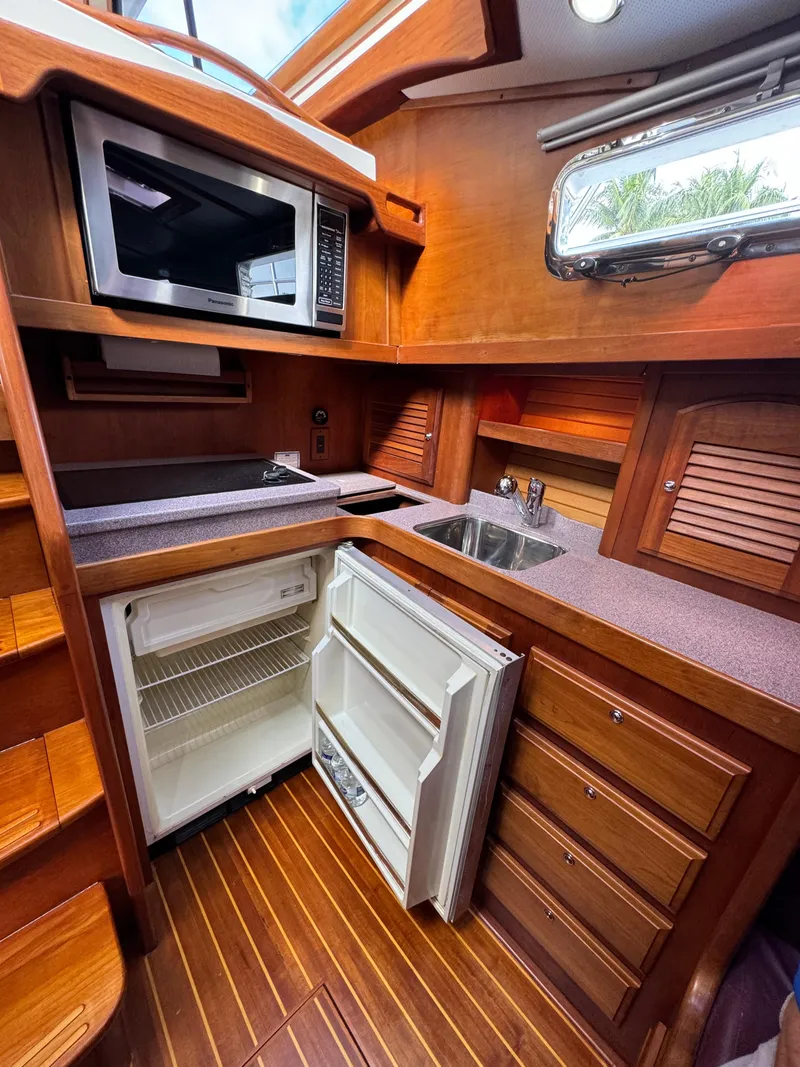 Slide: The Image of 2004 Sabre 42 H/B QUIET TIME - 9