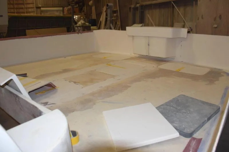 Slide: The Image of Cockpit with transom box - 49