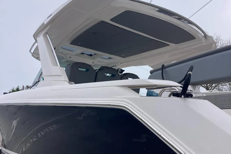 Slide: The Image of hardtop - 14