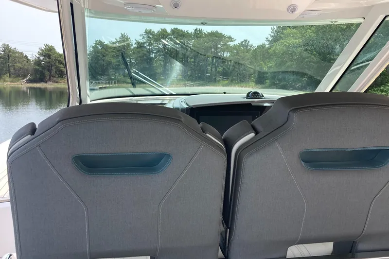 Slide: The Image of helm seats - 7