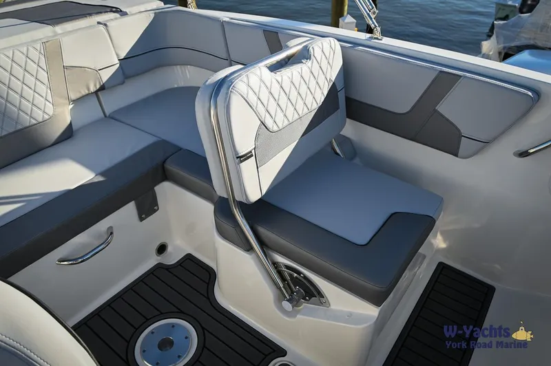 Slide: The Image of 2024 Bayliner VR5 boat interior with adjustable seating and modern design. - 10