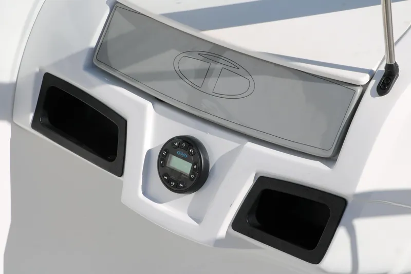 Slide: The Image of Control panel of 2020 Tahoe 450 TS boat with stereo system. - 25