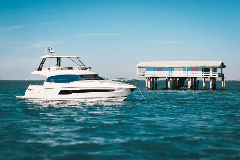 Slide: The Image of Prestige 460 Fly 2021 - 2