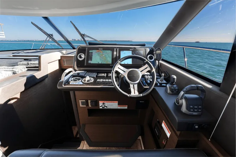 Slide: The Image of Prestige 460 Fly 2021 - 29