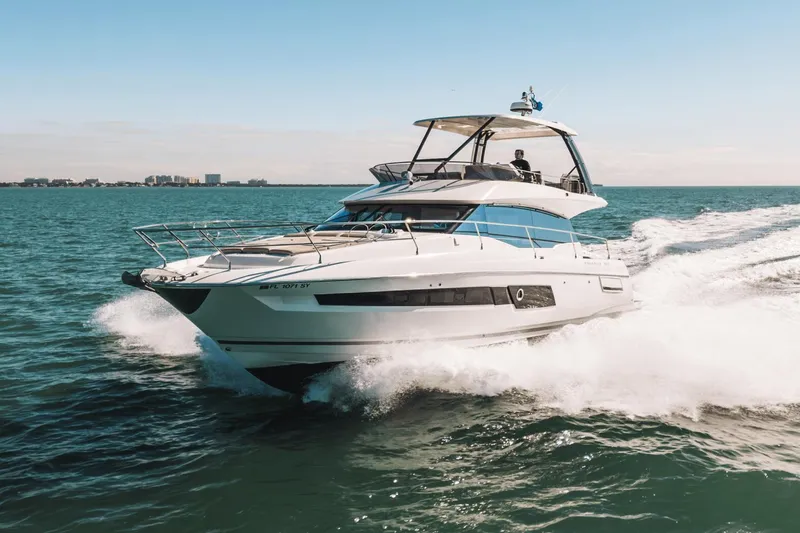 Slide: The Image of Prestige 460 Fly 2021 - 48