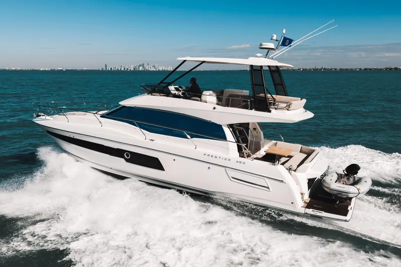 Slide: The Image of Prestige 460 Fly 2021 - 52