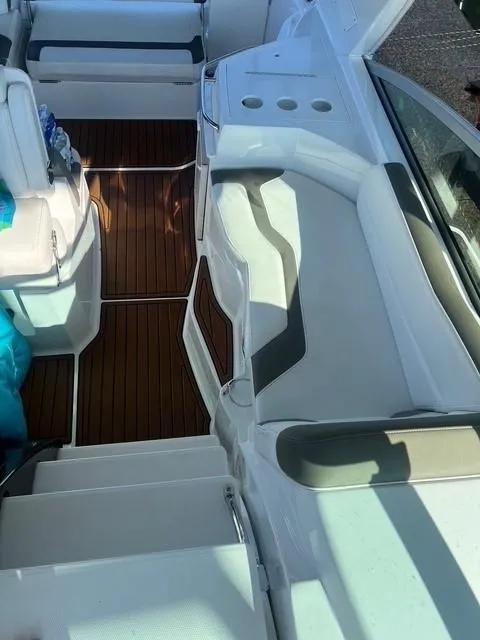 Slide: The Image of Monterey 295 Sport Yacht 2017 - 11