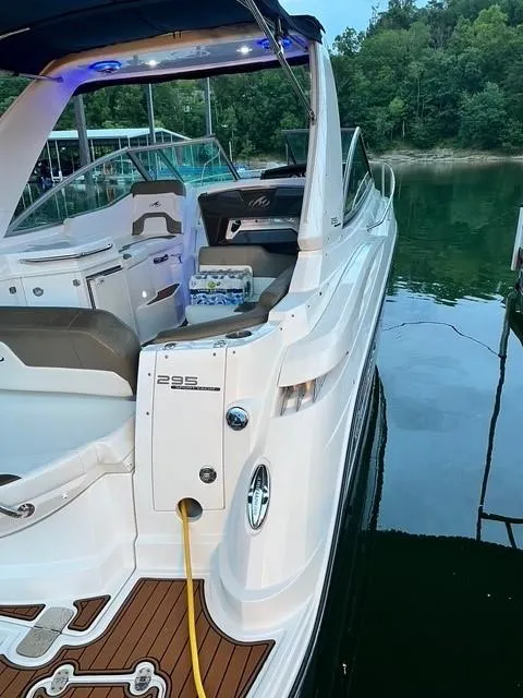 Slide: The Image of Monterey 295 Sport Yacht 2017 - 12