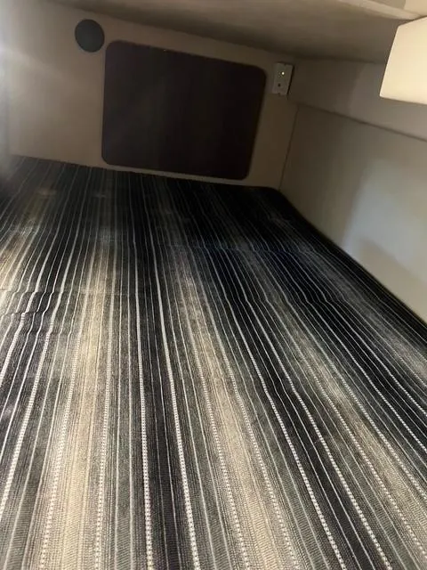 Slide: The Image of Monterey 295 Sport Yacht 2017 - 27