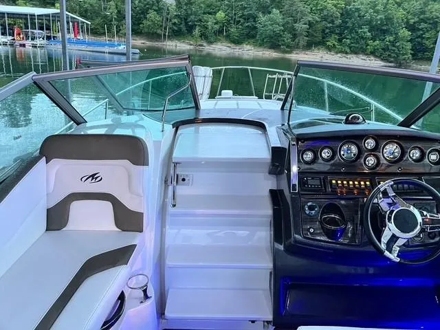 Slide: The Image of Monterey 295 Sport Yacht 2017 - 3