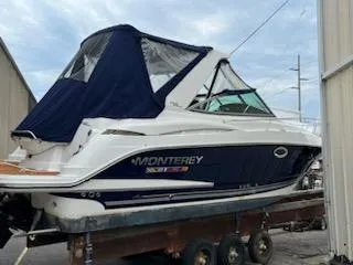 Slide: The Image of Monterey 295 Sport Yacht 2017 - 36