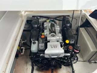 Slide: The Image of Monterey 295 Sport Yacht 2017 - 38