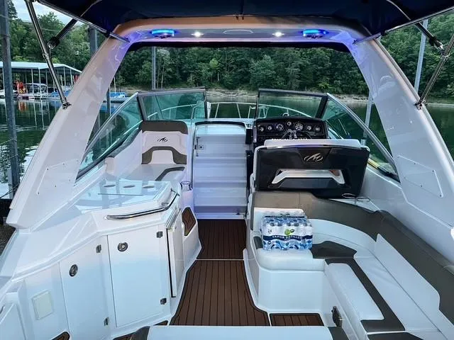 Slide: The Image of Monterey 295 Sport Yacht 2017 - 5