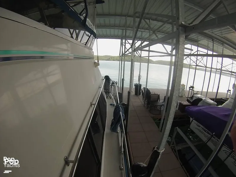 Slide: The Image of 1995 Carver 370 Aft Cabin for sale in Eureka Springs, AR - 41