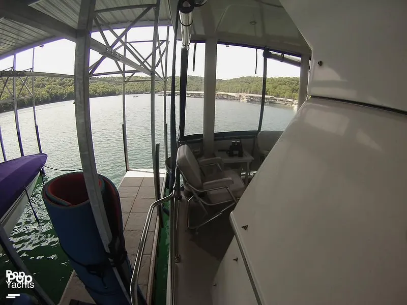 Slide: The Image of 1995 Carver 370 Aft Cabin for sale in Eureka Springs, AR - 42