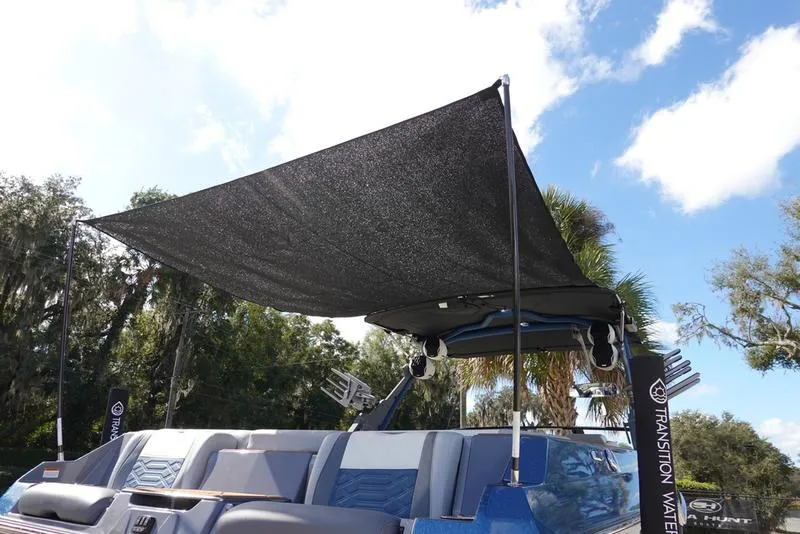 Slide: The Image of Malibu Wakesetter 25 LSV 2023 - 50