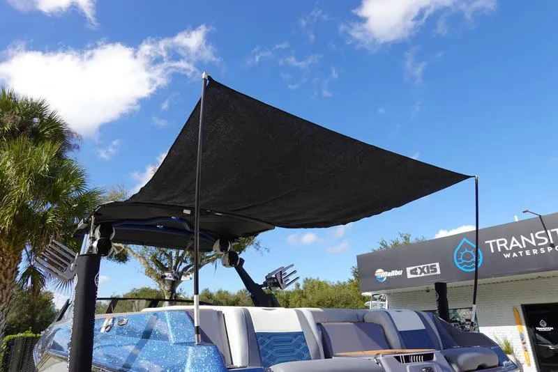 Slide: The Image of Malibu Wakesetter 25 LSV 2023 - 51