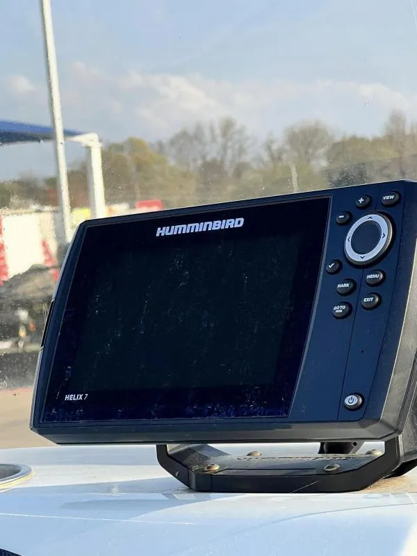 Slide: The Image of Humminbird Helix 7 fish finder on a 2023 Excel Boats 203 Bay Pro. - 17
