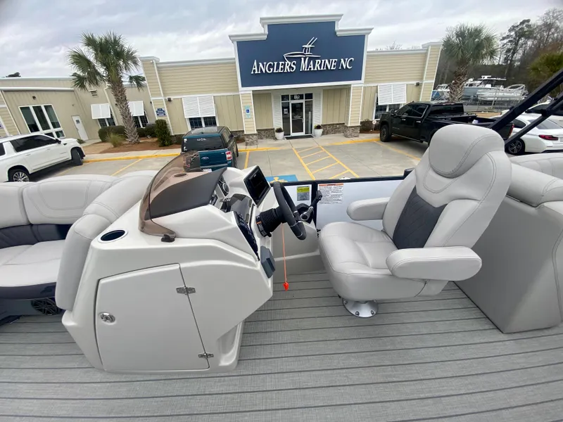 Slide: The Image of 2023 Starcraft SLS 3 boat at Anglers Marine NC dealership. - 13