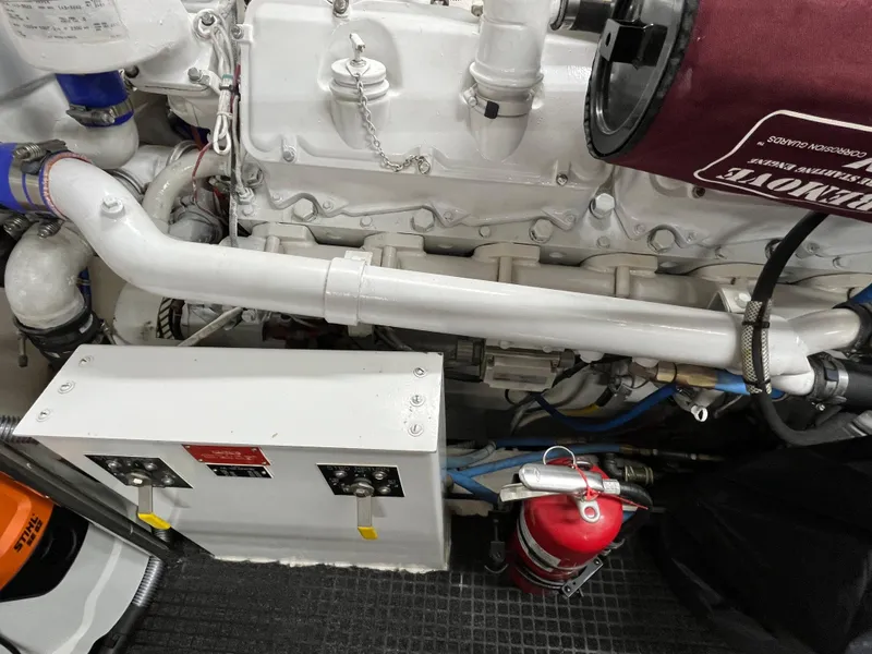 Slide: The Image of Hatteras 74 Sport Deck Motor Yacht 1999 - 106