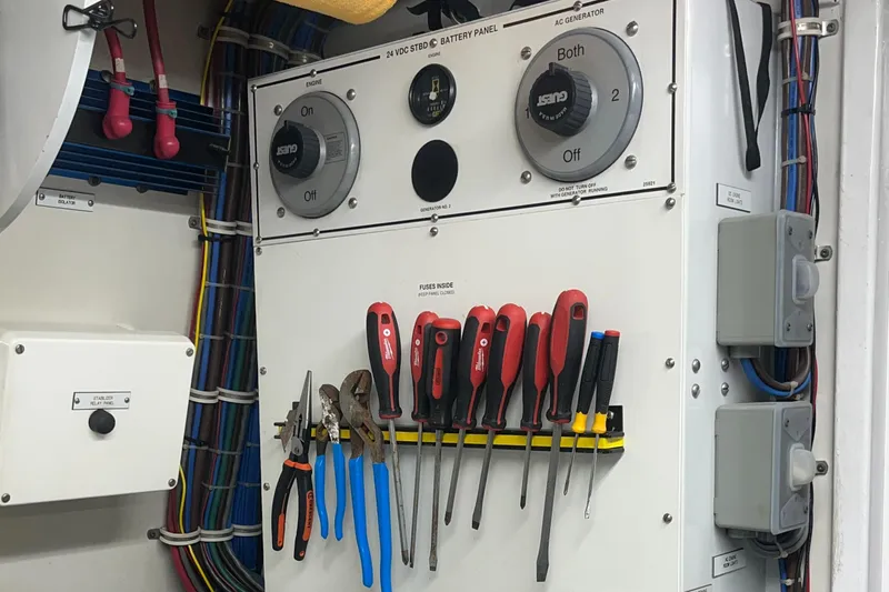 Slide: The Image of Hatteras 74 Sport Deck Motor Yacht 1999 - 115