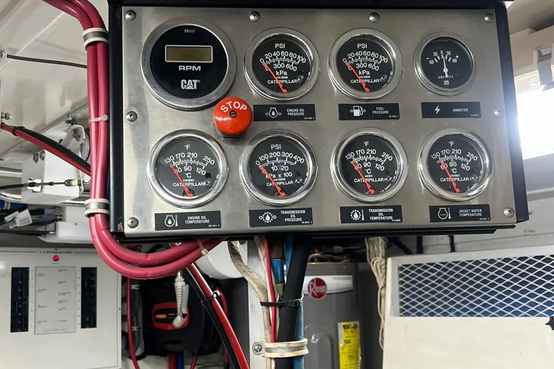 Slide: The Image of Hatteras 74 Sport Deck Motor Yacht 1999 - 116