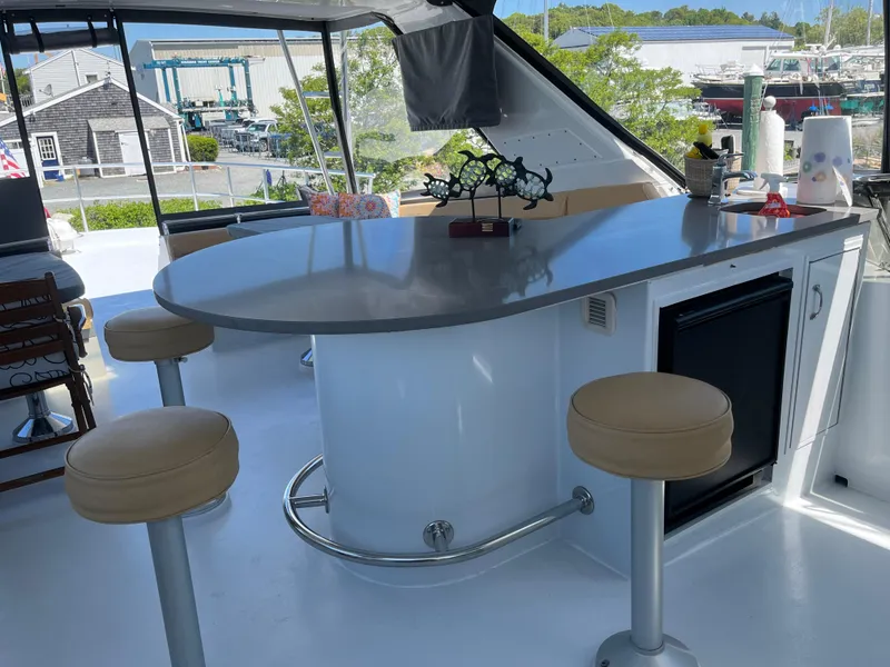 Slide: The Image of Hatteras 74 Sport Deck Motor Yacht 1999 - 127