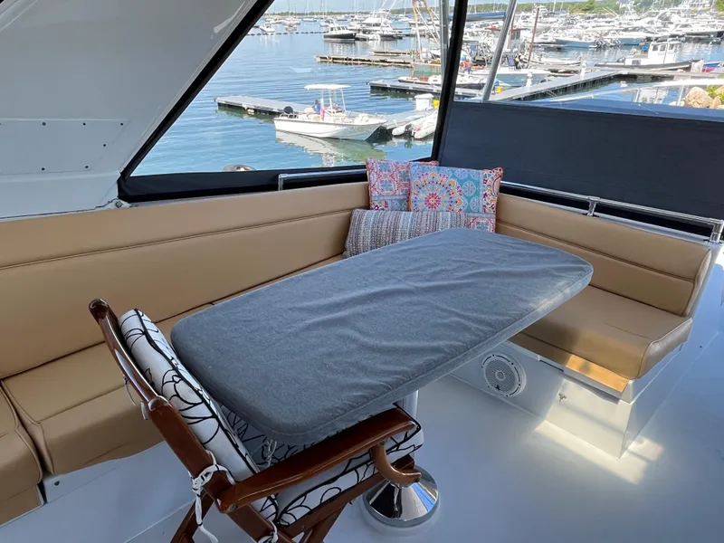 Slide: The Image of Hatteras 74 Sport Deck Motor Yacht 1999 - 141