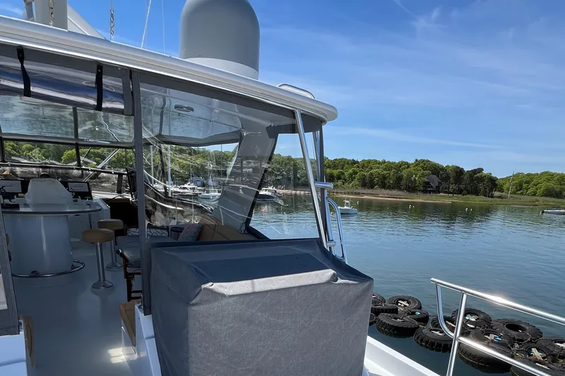 Slide: The Image of Hatteras 74 Sport Deck Motor Yacht 1999 - 147