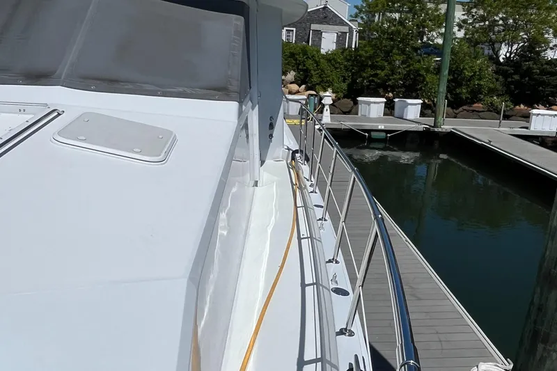 Slide: The Image of Hatteras 74 Sport Deck Motor Yacht 1999 - 156