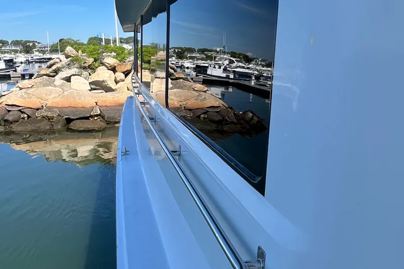 Slide: The Image of Hatteras 74 Sport Deck Motor Yacht 1999 - 167