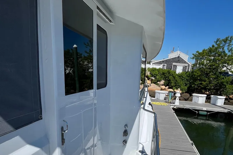 Slide: The Image of Hatteras 74 Sport Deck Motor Yacht 1999 - 169