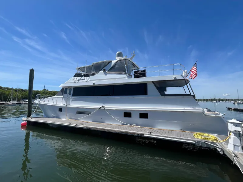 Slide: The Image of Hatteras 74 Sport Deck Motor Yacht 1999 - 171