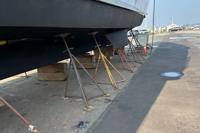 Slide: The Image of Hatteras 74 Sport Deck Motor Yacht 1999 - 182